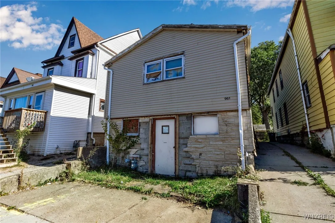 961 Tonawanda Street, Buffalo, New York 14207, Buffalo, New York 14207, 4 Bedrooms Bedrooms, 11 Rooms Rooms,1 BathroomBathrooms,Residential,Closed,961 Tonawanda Street, Buffalo, New York 14207,0,B1570325