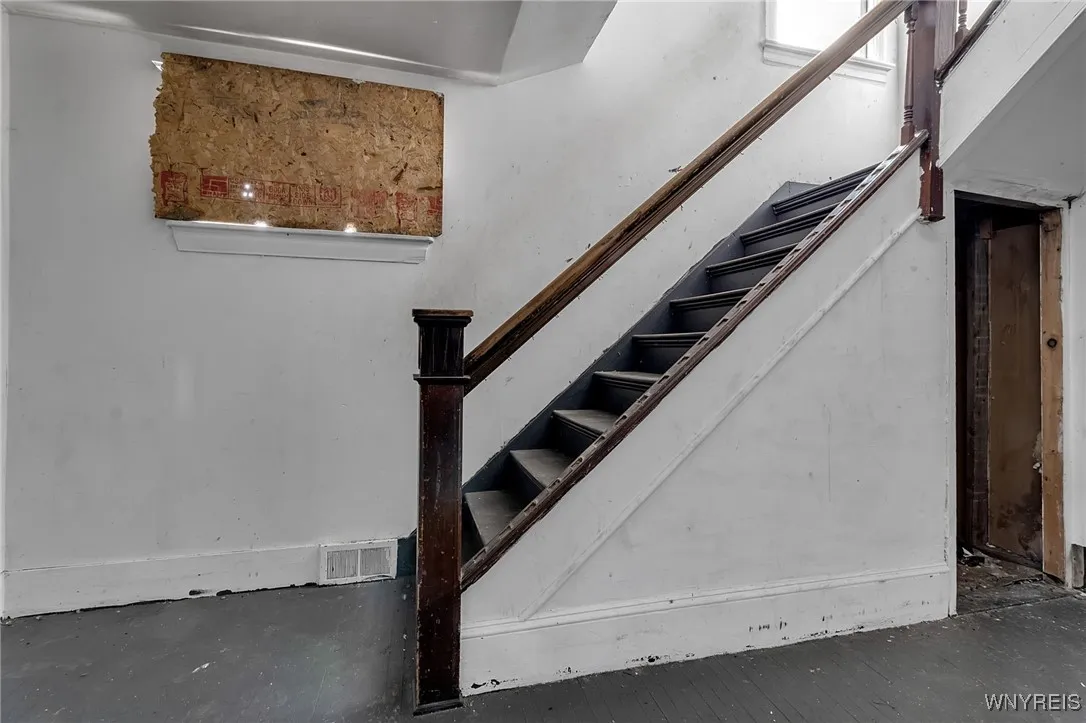 961 Tonawanda Street, Buffalo, New York 14207, Buffalo, New York 14207, 4 Bedrooms Bedrooms, 11 Rooms Rooms,1 BathroomBathrooms,Residential,Closed,961 Tonawanda Street, Buffalo, New York 14207,0,B1570325