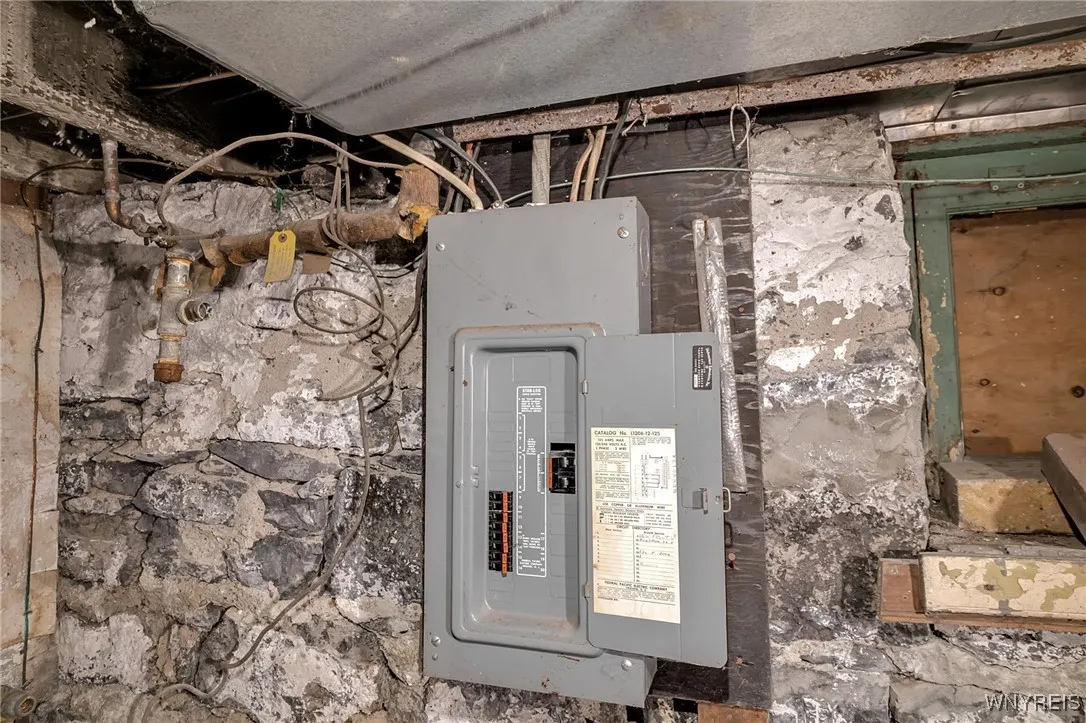 961 Tonawanda Street, Buffalo, New York 14207, Buffalo, New York 14207, 4 Bedrooms Bedrooms, 11 Rooms Rooms,1 BathroomBathrooms,Residential,Closed,961 Tonawanda Street, Buffalo, New York 14207,0,B1570325