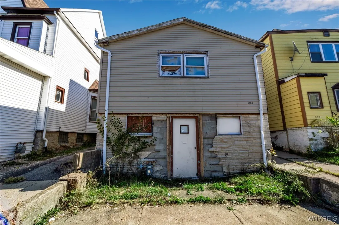 961 Tonawanda Street, Buffalo, New York 14207, Buffalo, New York 14207, 4 Bedrooms Bedrooms, 11 Rooms Rooms,1 BathroomBathrooms,Residential,Closed,961 Tonawanda Street, Buffalo, New York 14207,0,B1570325