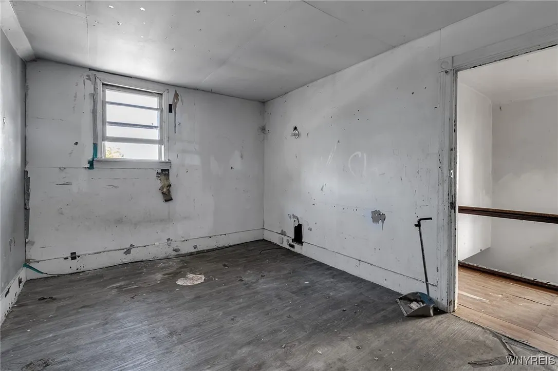 961 Tonawanda Street, Buffalo, New York 14207, Buffalo, New York 14207, 4 Bedrooms Bedrooms, 11 Rooms Rooms,1 BathroomBathrooms,Residential,Closed,961 Tonawanda Street, Buffalo, New York 14207,0,B1570325