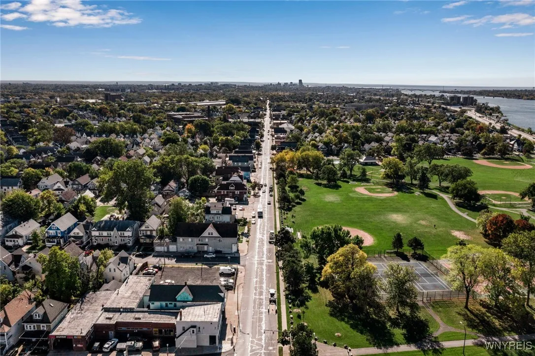 961 Tonawanda Street, Buffalo, New York 14207, Buffalo, New York 14207, 4 Bedrooms Bedrooms, 11 Rooms Rooms,1 BathroomBathrooms,Residential,Closed,961 Tonawanda Street, Buffalo, New York 14207,0,B1570325