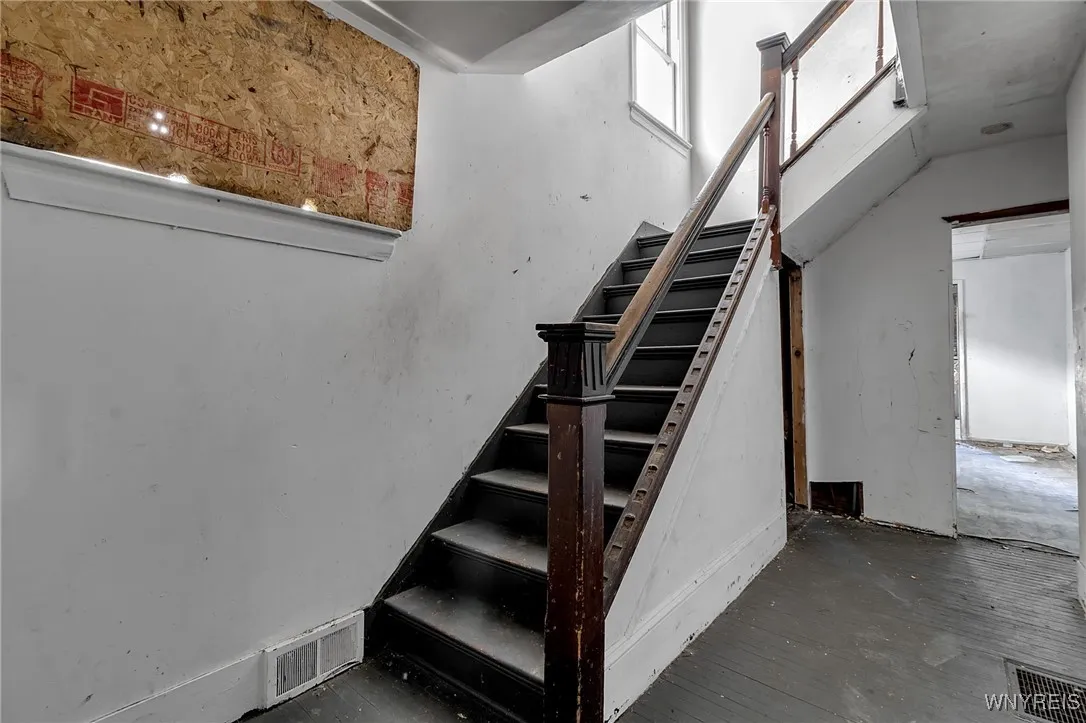 961 Tonawanda Street, Buffalo, New York 14207, Buffalo, New York 14207, 4 Bedrooms Bedrooms, 11 Rooms Rooms,1 BathroomBathrooms,Residential,Closed,961 Tonawanda Street, Buffalo, New York 14207,0,B1570325