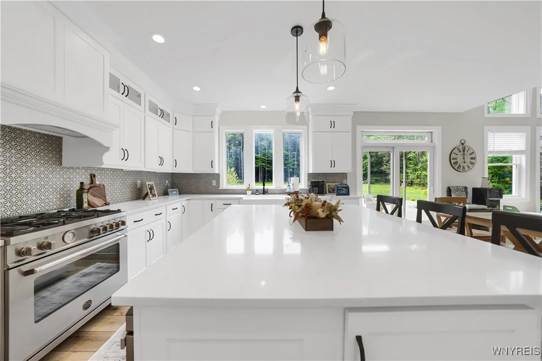 92 Bridle Ln, Elma, New York 14052, Elma, New York 14052, 4 Bedrooms Bedrooms, 9 Rooms Rooms,3 BathroomsBathrooms,Residential,Closed,92 Bridle Ln, Elma, New York 14052,B1569738