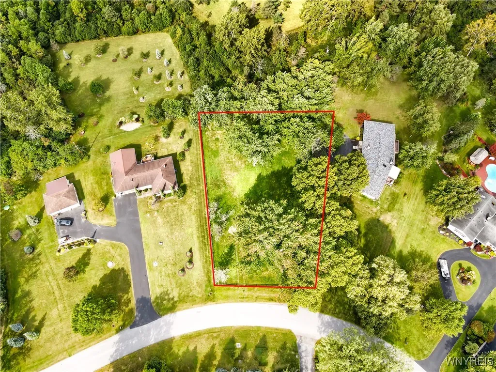 92 Bridle Ln, Elma, New York 14052, Elma, New York 14052, 4 Bedrooms Bedrooms, 9 Rooms Rooms,3 BathroomsBathrooms,Residential,Closed,92 Bridle Ln, Elma, New York 14052,B1569738