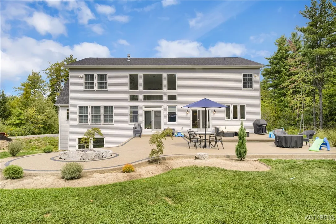92 Bridle Ln, Elma, New York 14052, Elma, New York 14052, 4 Bedrooms Bedrooms, 9 Rooms Rooms,3 BathroomsBathrooms,Residential,Closed,92 Bridle Ln, Elma, New York 14052,B1569738