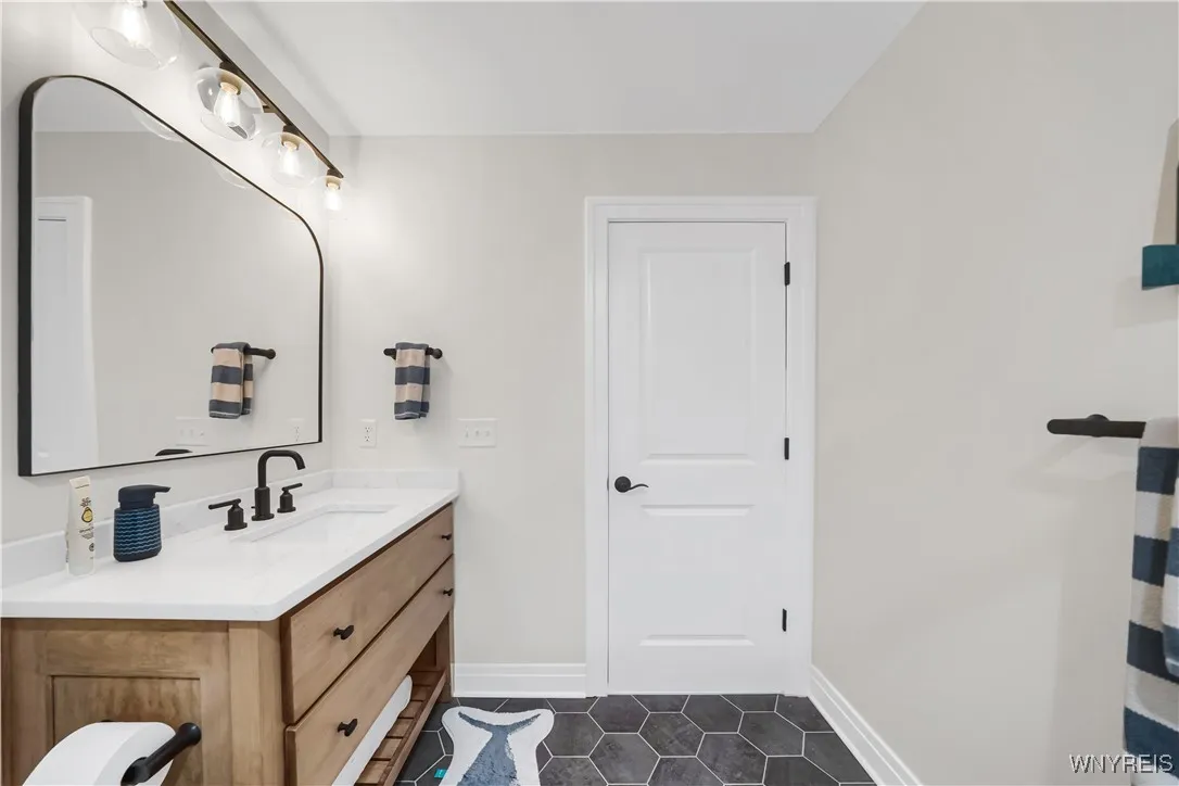 92 Bridle Ln, Elma, New York 14052, Elma, New York 14052, 4 Bedrooms Bedrooms, 9 Rooms Rooms,3 BathroomsBathrooms,Residential,Closed,92 Bridle Ln, Elma, New York 14052,B1569738