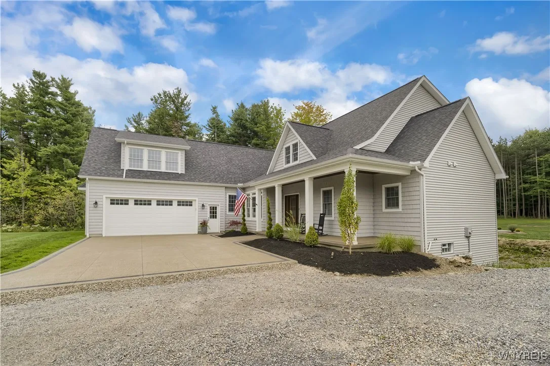 92 Bridle Ln, Elma, New York 14052, Elma, New York 14052, 4 Bedrooms Bedrooms, 9 Rooms Rooms,3 BathroomsBathrooms,Residential,Closed,92 Bridle Ln, Elma, New York 14052,B1569738