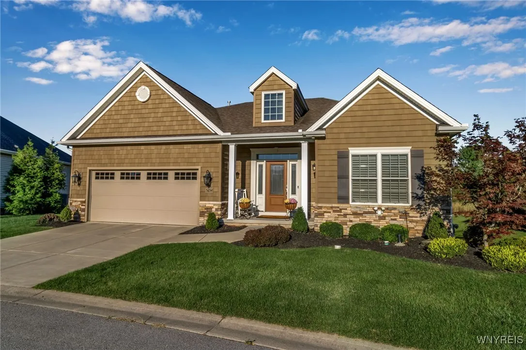 5654 Chatham Lane, Clarence, New York 14032, Clarence, New York 14032, 2 Bedrooms Bedrooms, 10 Rooms Rooms,2 BathroomsBathrooms,Residential,Closed,5654 Chatham Lane, Clarence, New York 14032,0,B1570538