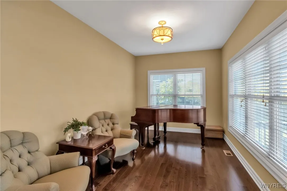 5654 Chatham Lane, Clarence, New York 14032, Clarence, New York 14032, 2 Bedrooms Bedrooms, 10 Rooms Rooms,2 BathroomsBathrooms,Residential,Closed,5654 Chatham Lane, Clarence, New York 14032,0,B1570538