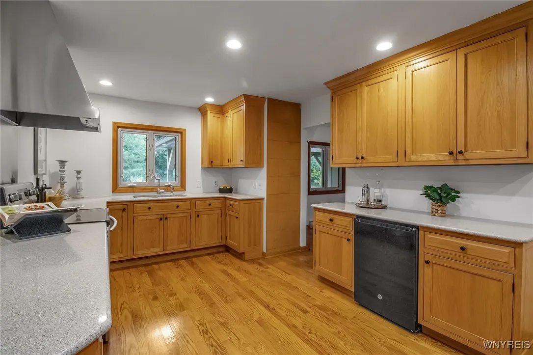 6100 Newton Road, Orchard Park, New York 14127, Orchard Park, New York 14127, 3 Bedrooms Bedrooms, 7 Rooms Rooms,2 BathroomsBathrooms,Residential,Closed,6100 Newton Road, Orchard Park, New York 14127,0,B1570790
