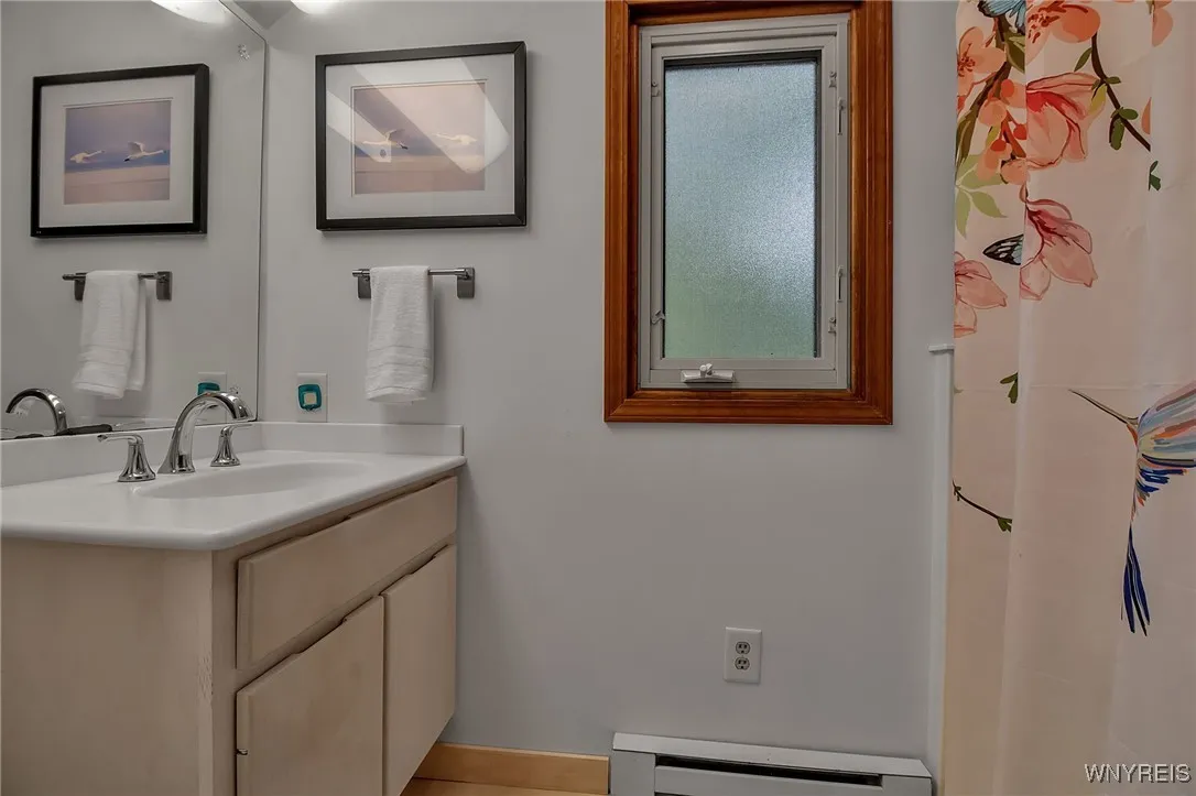 6100 Newton Road, Orchard Park, New York 14127, Orchard Park, New York 14127, 3 Bedrooms Bedrooms, 7 Rooms Rooms,2 BathroomsBathrooms,Residential,Closed,6100 Newton Road, Orchard Park, New York 14127,0,B1570790