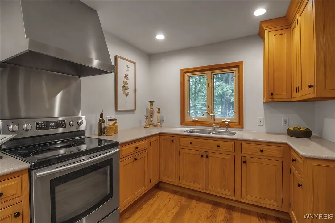 6100 Newton Road, Orchard Park, New York 14127, Orchard Park, New York 14127, 3 Bedrooms Bedrooms, 7 Rooms Rooms,2 BathroomsBathrooms,Residential,Closed,6100 Newton Road, Orchard Park, New York 14127,0,B1570790