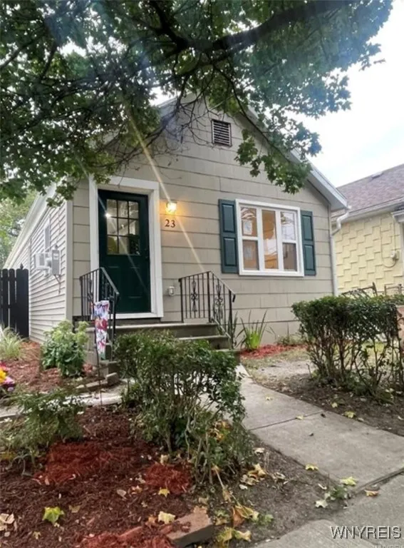 23 Lord Street, Buffalo, New York 14210, Buffalo, New York 14210, 2 Bedrooms Bedrooms, 6 Rooms Rooms,1 BathroomBathrooms,Residential Lease,Closed,23 Lord Street, Buffalo, New York 14210,0,B1571039