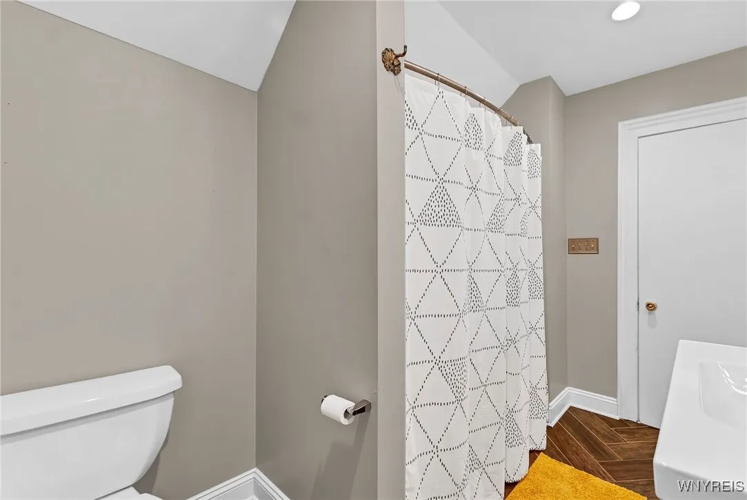 Upstairs full bath