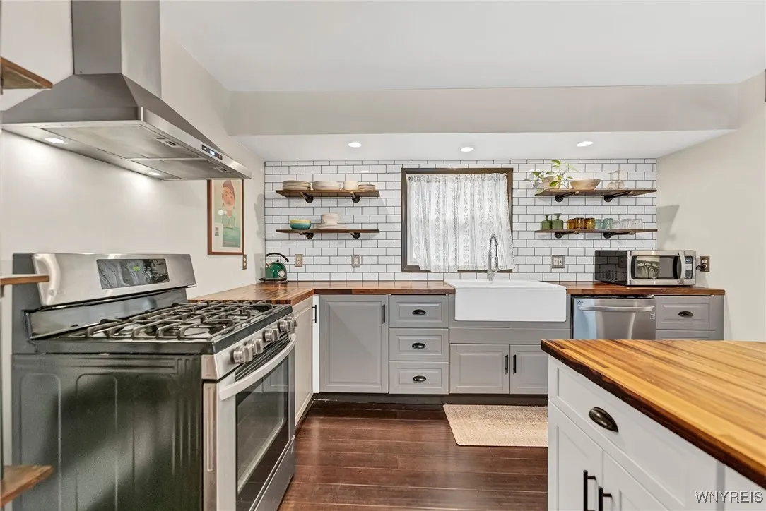 712 Prospect Avenue, Buffalo, New York 14213, Buffalo, New York 14213, 3 Bedrooms Bedrooms, 11 Rooms Rooms,2 BathroomsBathrooms,Residential,Closed,712 Prospect Avenue, Buffalo, New York 14213,0,B1570739