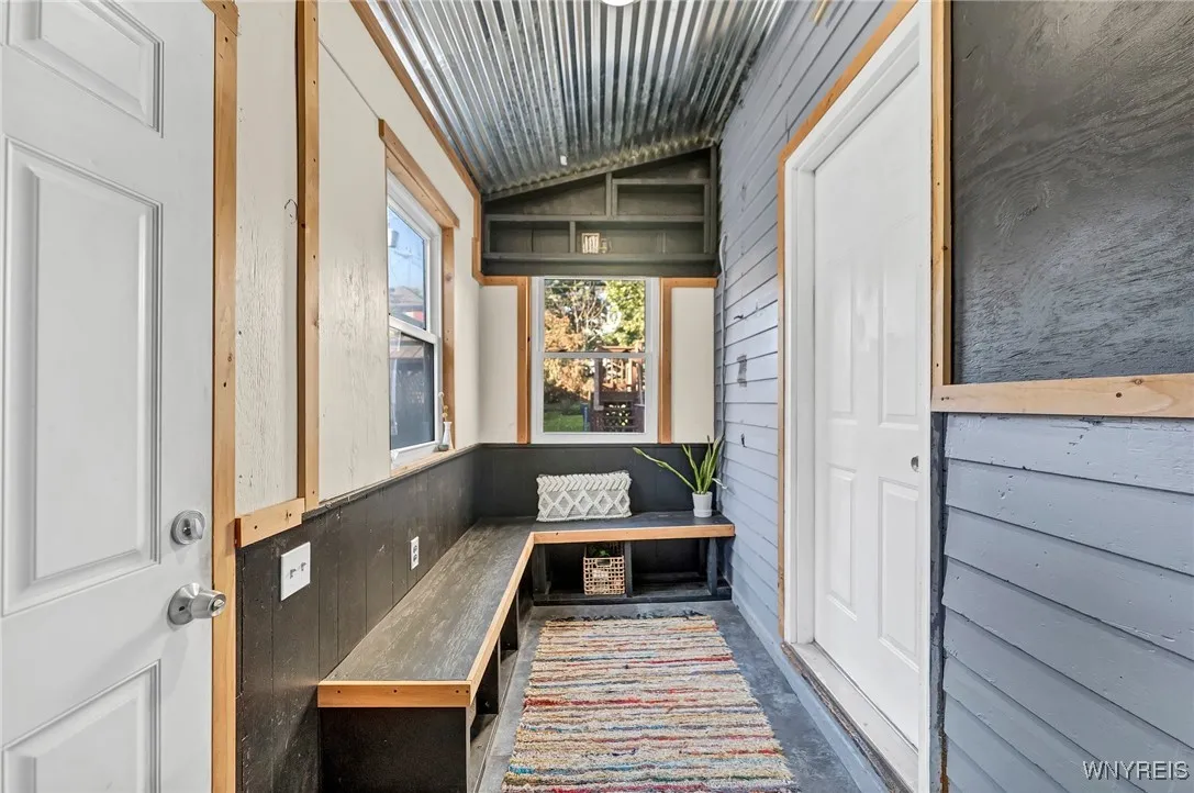 Side mudroom