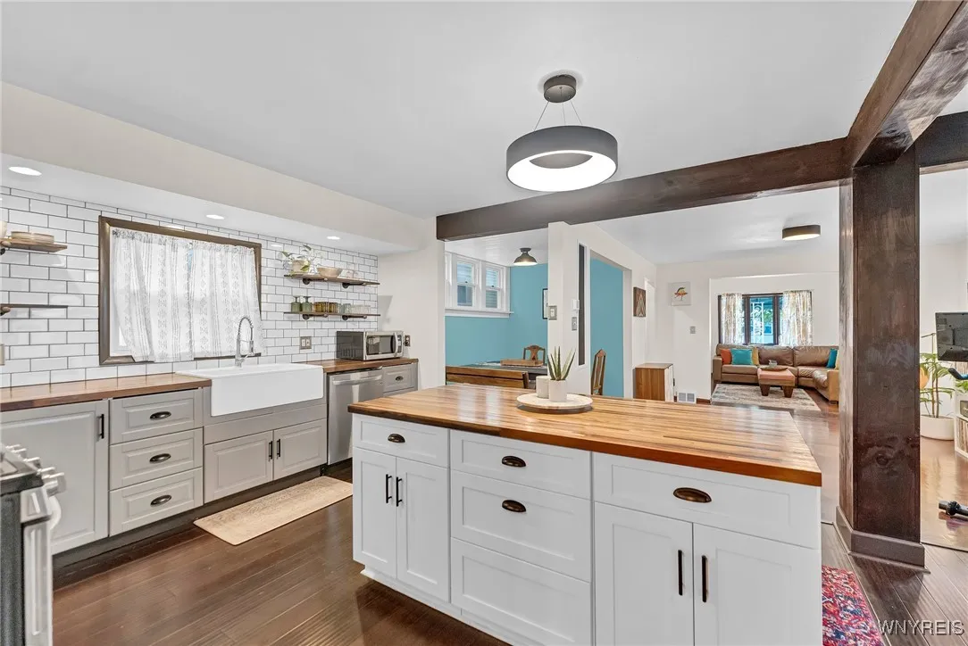 712 Prospect Avenue, Buffalo, New York 14213, Buffalo, New York 14213, 3 Bedrooms Bedrooms, 11 Rooms Rooms,2 BathroomsBathrooms,Residential,Closed,712 Prospect Avenue, Buffalo, New York 14213,0,B1570739