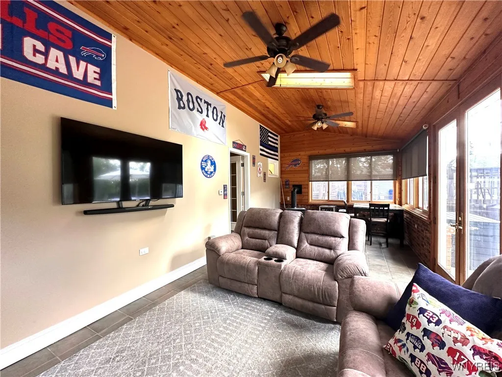 224 Carriage Park, West Seneca, New York 14224, West Seneca, New York 14224, 3 Bedrooms Bedrooms, 8 Rooms Rooms,1 BathroomBathrooms,Residential,Closed,224 Carriage Park, West Seneca, New York 14224,0,B1570594