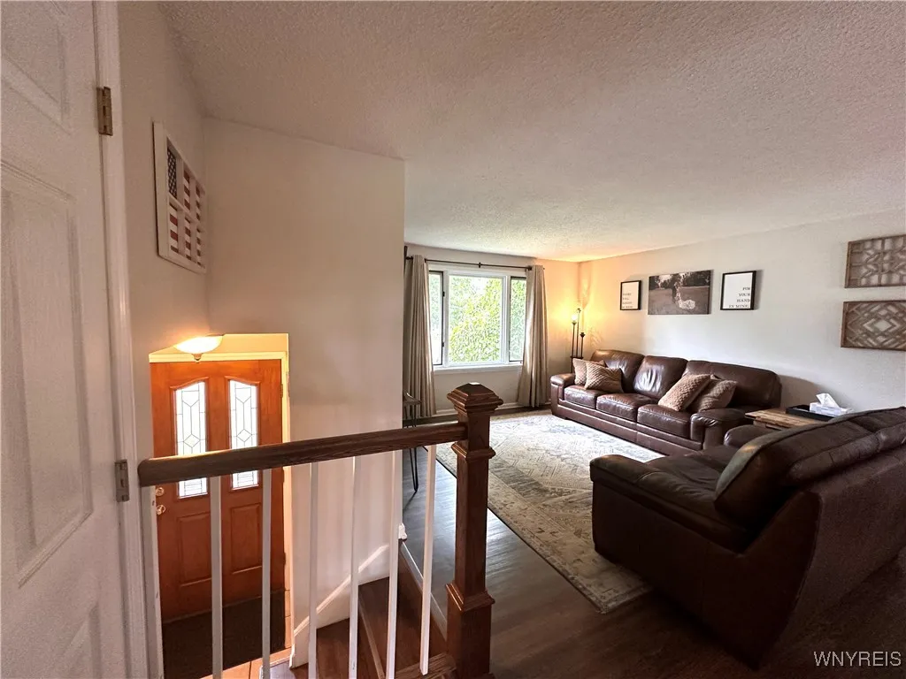 224 Carriage Park, West Seneca, New York 14224, West Seneca, New York 14224, 3 Bedrooms Bedrooms, 8 Rooms Rooms,1 BathroomBathrooms,Residential,Closed,224 Carriage Park, West Seneca, New York 14224,0,B1570594