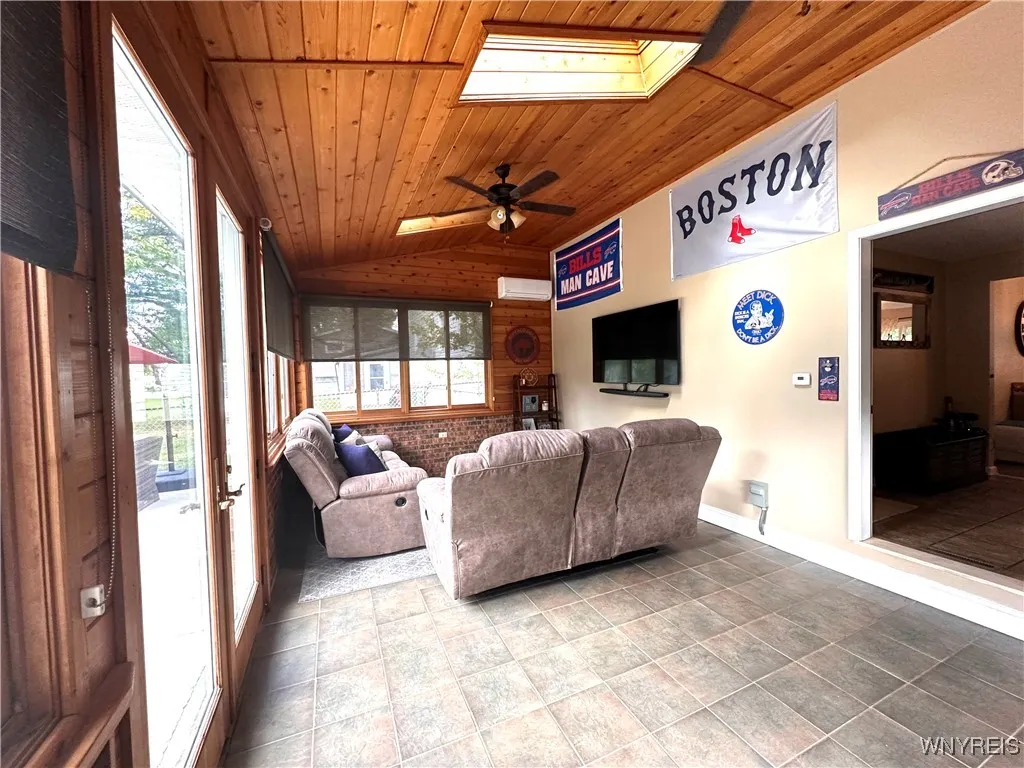 224 Carriage Park, West Seneca, New York 14224, West Seneca, New York 14224, 3 Bedrooms Bedrooms, 8 Rooms Rooms,1 BathroomBathrooms,Residential,Closed,224 Carriage Park, West Seneca, New York 14224,0,B1570594