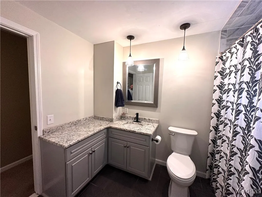entry from hall and owner's bedroom