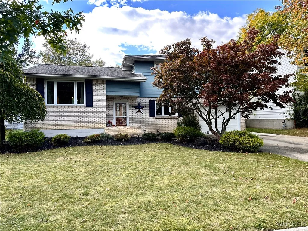 224 Carriage Park, West Seneca, New York 14224, West Seneca, New York 14224, 3 Bedrooms Bedrooms, 8 Rooms Rooms,1 BathroomBathrooms,Residential,Closed,224 Carriage Park, West Seneca, New York 14224,0,B1570594