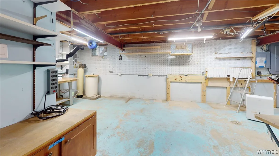 5618 East River Road, Grand Island, New York 14072, Grand Island, New York 14072, 5 Bedrooms Bedrooms, 9 Rooms Rooms,2 BathroomsBathrooms,Residential,Closed,5618 East River Road, Grand Island, New York 14072,0,B1570907