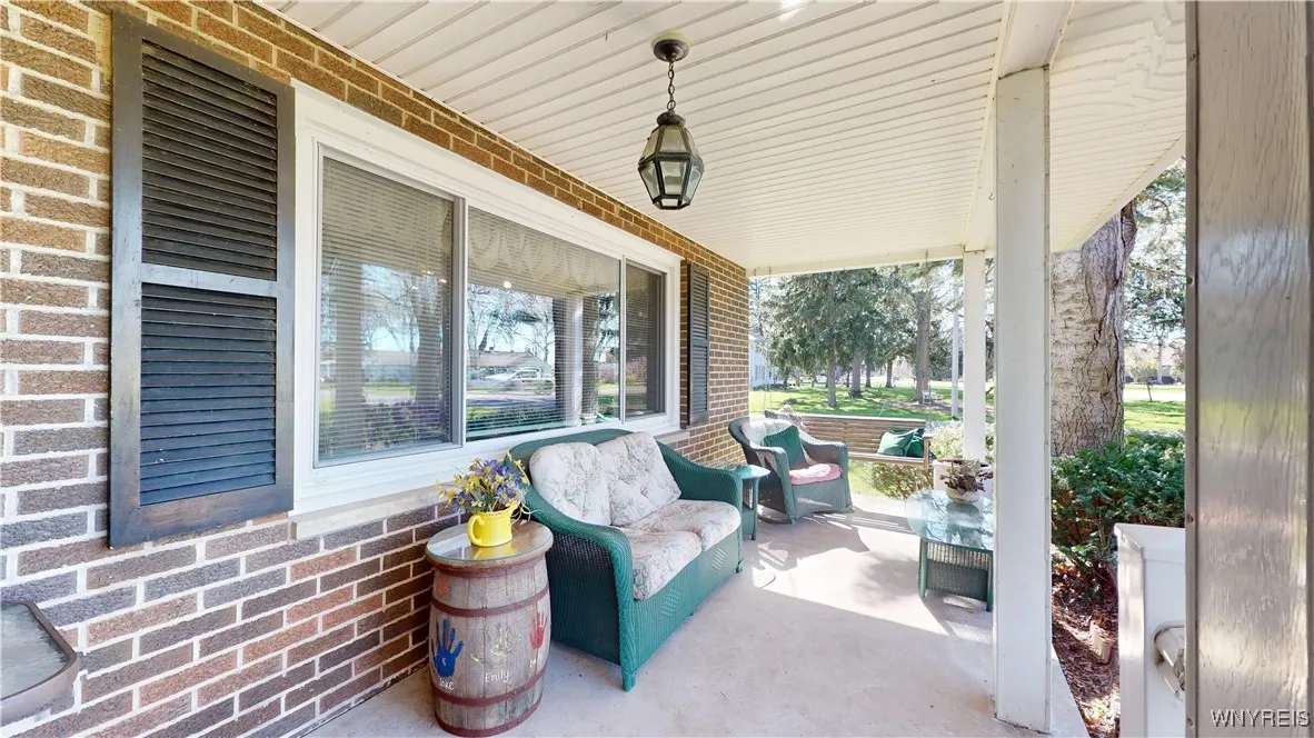 5618 East River Road, Grand Island, New York 14072, Grand Island, New York 14072, 5 Bedrooms Bedrooms, 9 Rooms Rooms,2 BathroomsBathrooms,Residential,Closed,5618 East River Road, Grand Island, New York 14072,0,B1570907