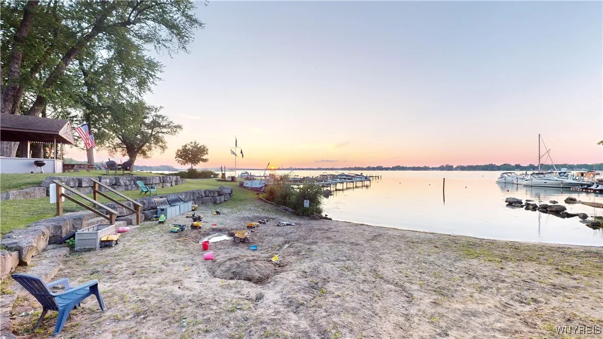 5618 East River Road, Grand Island, New York 14072, Grand Island, New York 14072, 5 Bedrooms Bedrooms, 9 Rooms Rooms,2 BathroomsBathrooms,Residential,Closed,5618 East River Road, Grand Island, New York 14072,0,B1570907