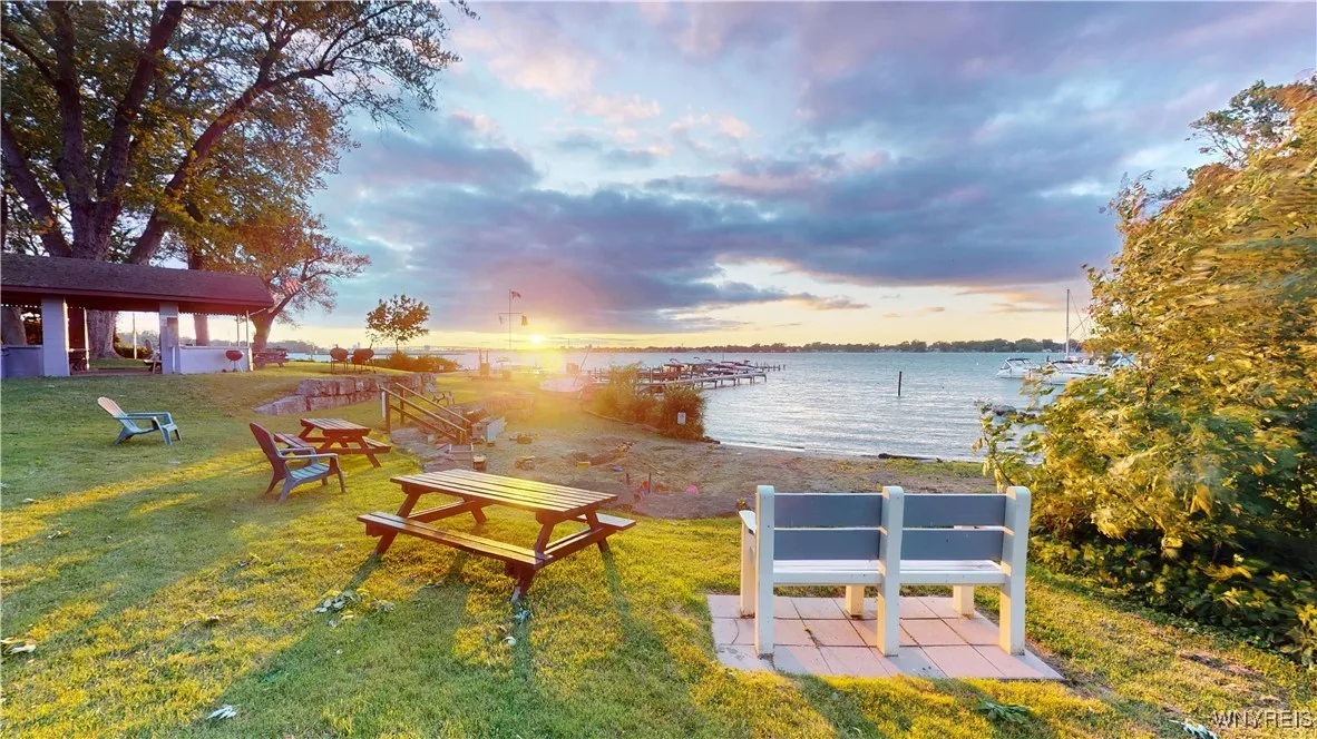 5618 East River Road, Grand Island, New York 14072, Grand Island, New York 14072, 5 Bedrooms Bedrooms, 9 Rooms Rooms,2 BathroomsBathrooms,Residential,Closed,5618 East River Road, Grand Island, New York 14072,0,B1570907