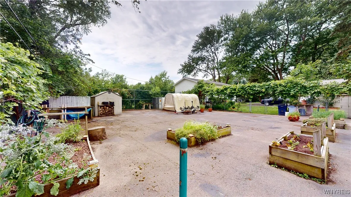 5618 East River Road, Grand Island, New York 14072, Grand Island, New York 14072, 5 Bedrooms Bedrooms, 9 Rooms Rooms,2 BathroomsBathrooms,Residential,Closed,5618 East River Road, Grand Island, New York 14072,0,B1570907