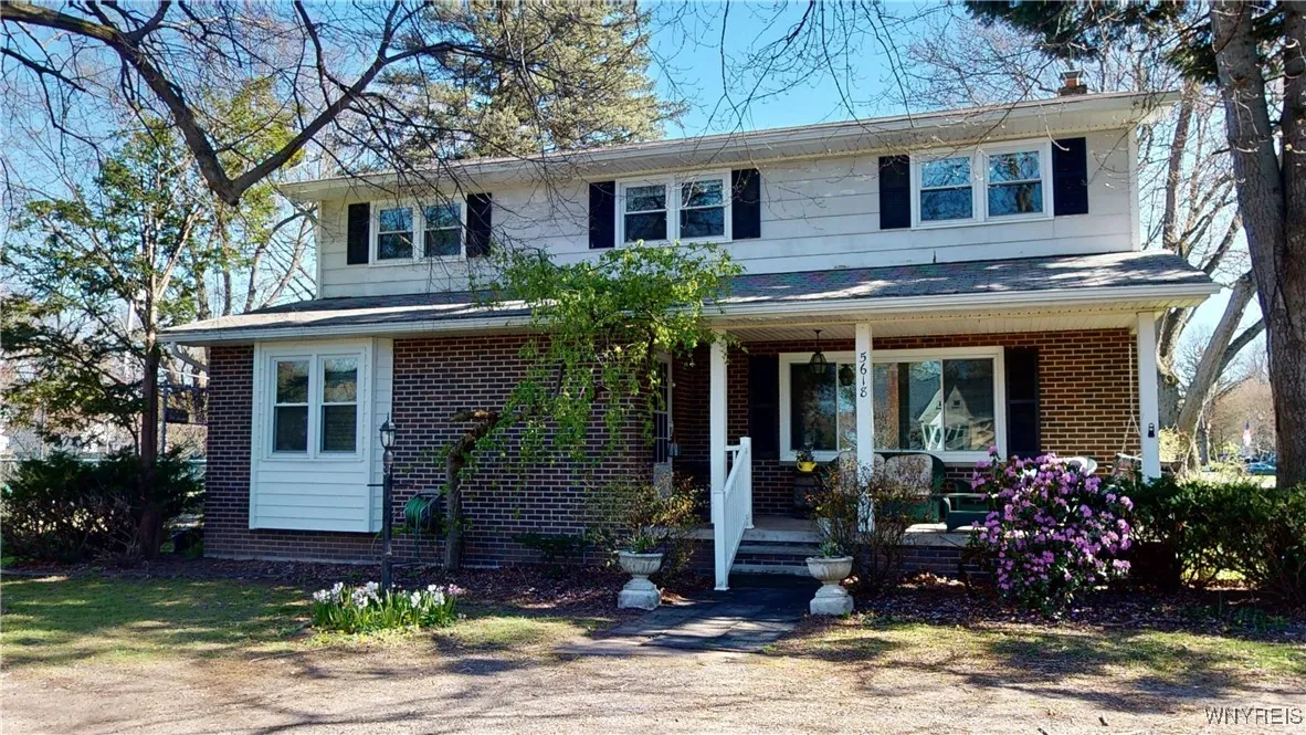 5618 East River Road, Grand Island, New York 14072, Grand Island, New York 14072, 5 Bedrooms Bedrooms, 9 Rooms Rooms,2 BathroomsBathrooms,Residential,Closed,5618 East River Road, Grand Island, New York 14072,0,B1570907