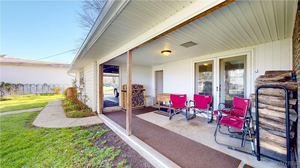 5618 East River Road, Grand Island, New York 14072, Grand Island, New York 14072, 5 Bedrooms Bedrooms, 9 Rooms Rooms,2 BathroomsBathrooms,Residential,Closed,5618 East River Road, Grand Island, New York 14072,0,B1570907