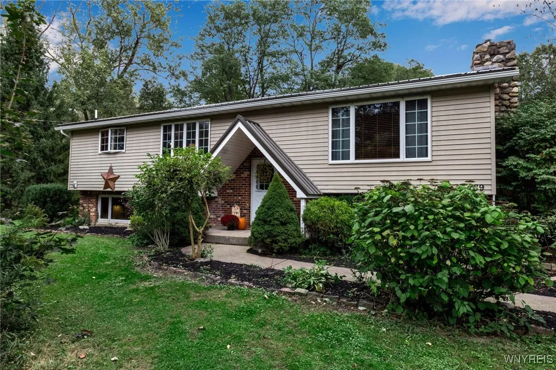 789 Two Rod Road, Alden, New York 14004, Alden, New York 14004, 4 Bedrooms Bedrooms, 11 Rooms Rooms,3 BathroomsBathrooms,Residential,Closed,789 Two Rod Road, Alden, New York 14004,0,B1570379