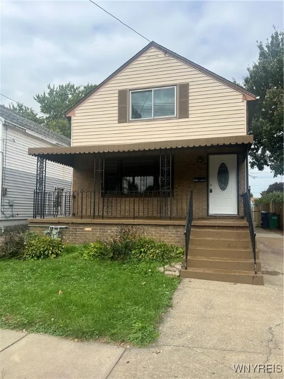 80 Garvey Avenue, Buffalo, New York 14220, Buffalo, New York 14220, 4 Bedrooms Bedrooms, 9 Rooms Rooms,2 BathroomsBathrooms,Residential,Closed,80 Garvey Avenue, Buffalo, New York 14220,0,B1569378