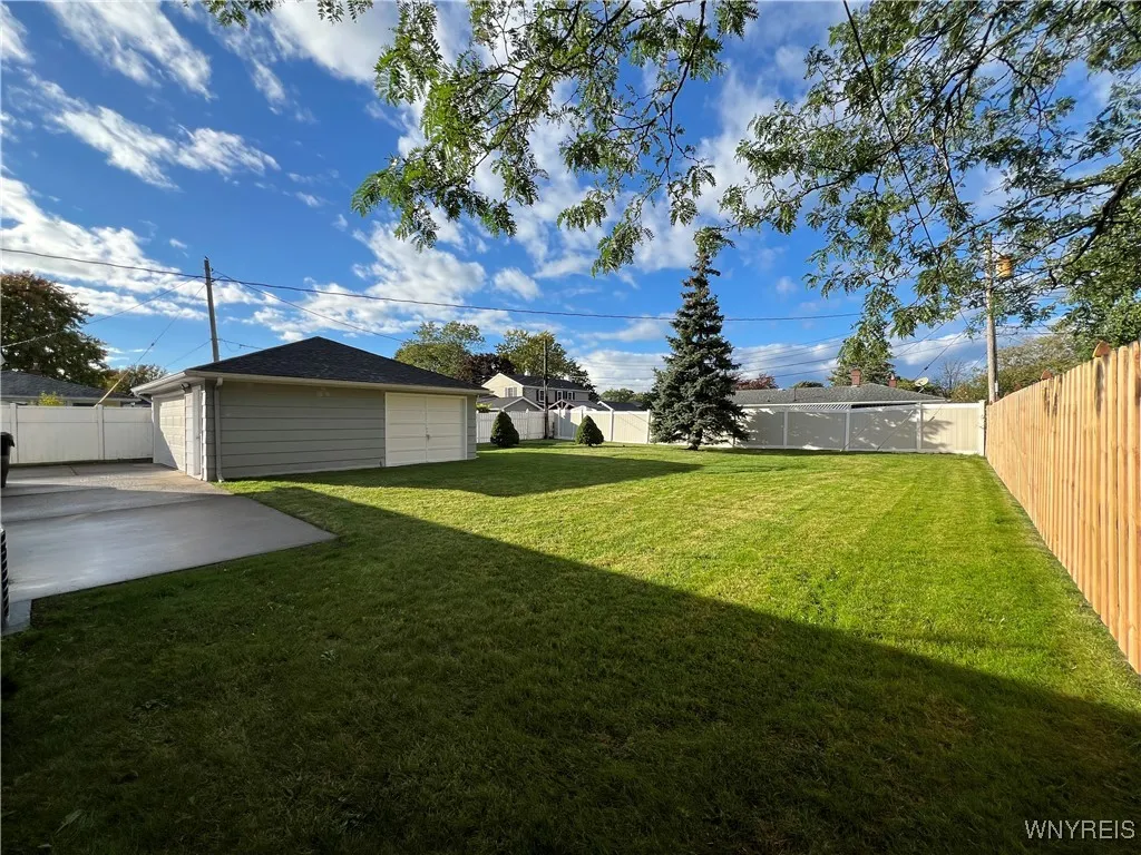 64 Sweet Briar Road, Tonawanda-town, New York 1415, Tonawanda, New York 14150, 3 Bedrooms Bedrooms, 8 Rooms Rooms,2 BathroomsBathrooms,Residential,Closed,64 Sweet Briar Road, Tonawanda-town, New York 1415,0,B1571151