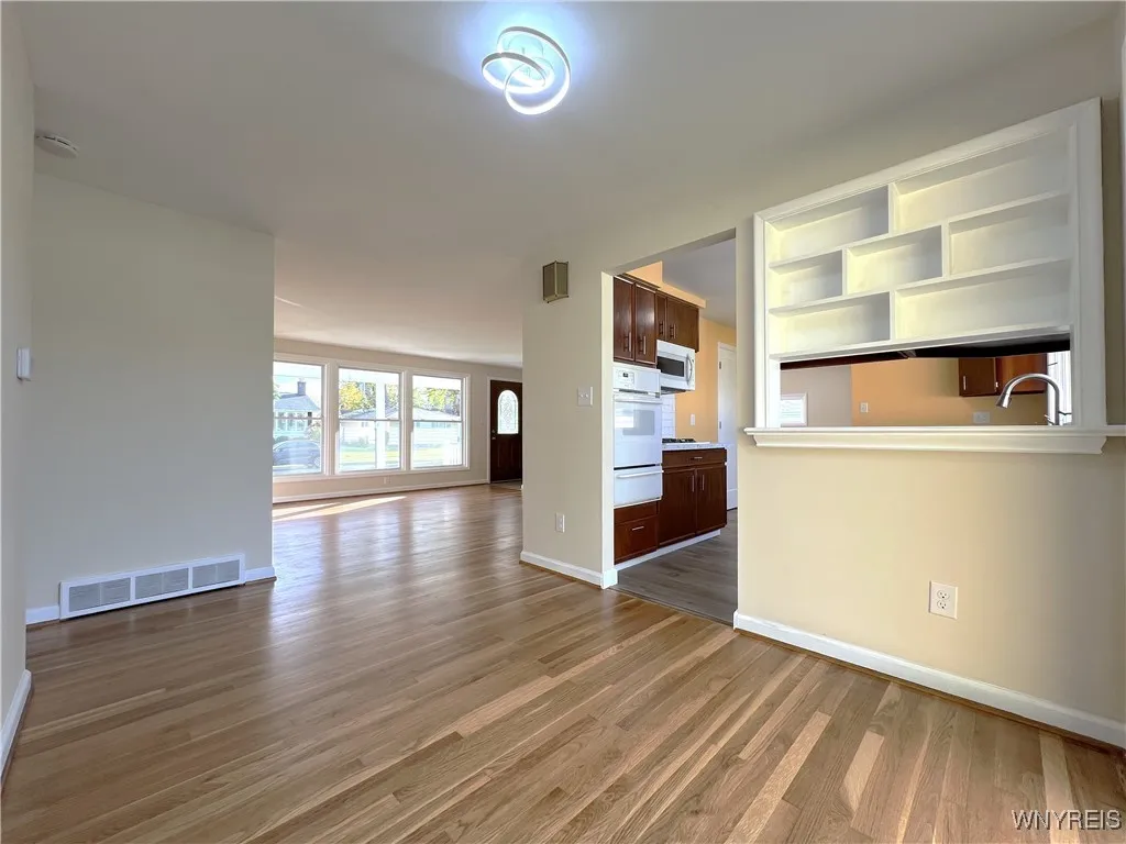 64 Sweet Briar Road, Tonawanda-town, New York 1415, Tonawanda, New York 14150, 3 Bedrooms Bedrooms, 8 Rooms Rooms,2 BathroomsBathrooms,Residential,Closed,64 Sweet Briar Road, Tonawanda-town, New York 1415,0,B1571151