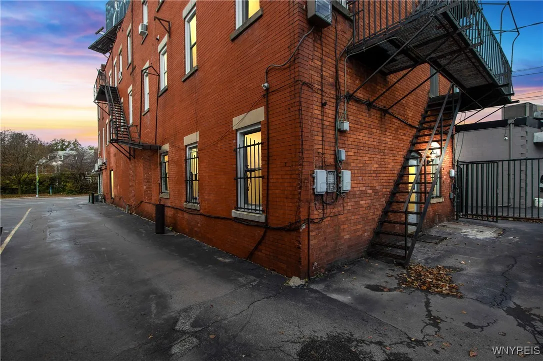 1363 Delaware Avenue, Buffalo, New York 14209, Buffalo, New York 14209, ,Commercial Sale,Closed,1363 Delaware Avenue, Buffalo, New York 14209,0,B1569495