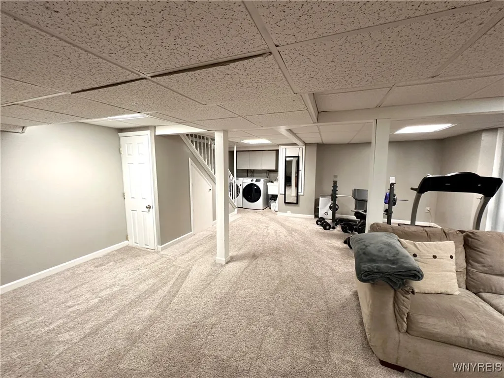 Laundry hookups in basement too