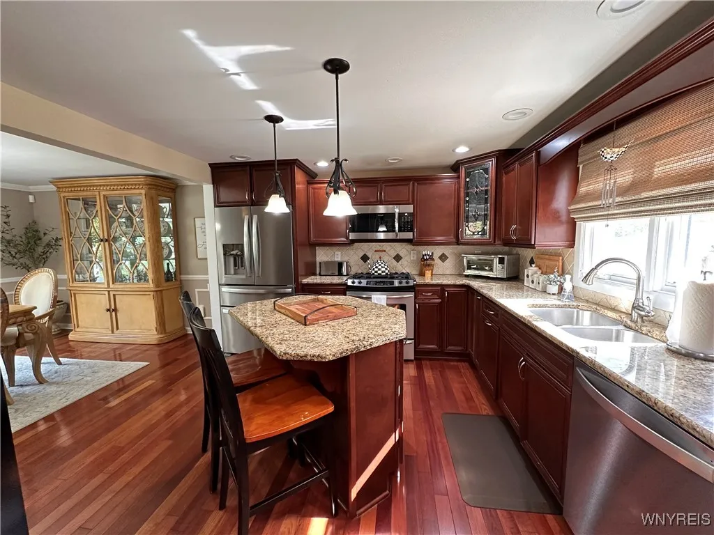 Soft close cabinets & drawers