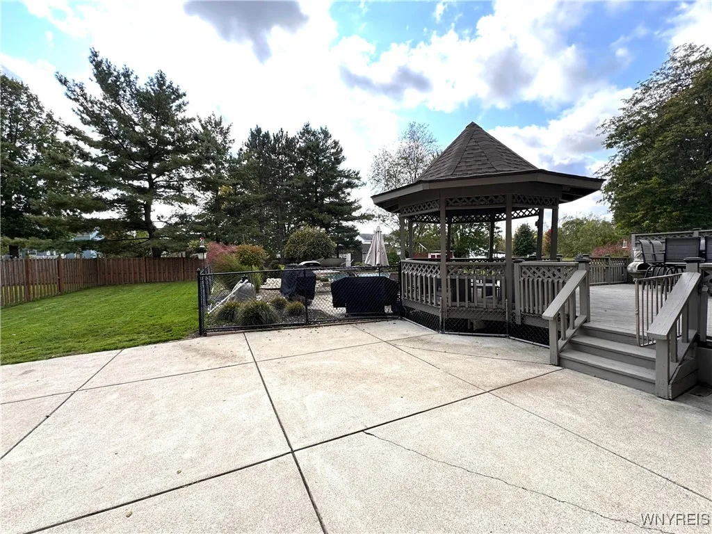 8327 Clarence Center Road, Clarence, New York 1405, Clarence, New York 14051, 3 Bedrooms Bedrooms, 6 Rooms Rooms,2 BathroomsBathrooms,Residential,Closed,8327 Clarence Center Road, Clarence, New York 1405,0,B1571584