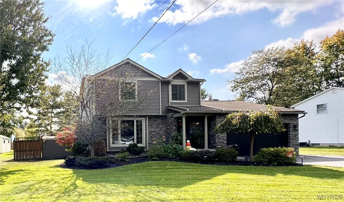 8327 Clarence Center Road, Clarence, New York 1405, Clarence, New York 14051, 3 Bedrooms Bedrooms, 6 Rooms Rooms,2 BathroomsBathrooms,Residential,Closed,8327 Clarence Center Road, Clarence, New York 1405,0,B1571584