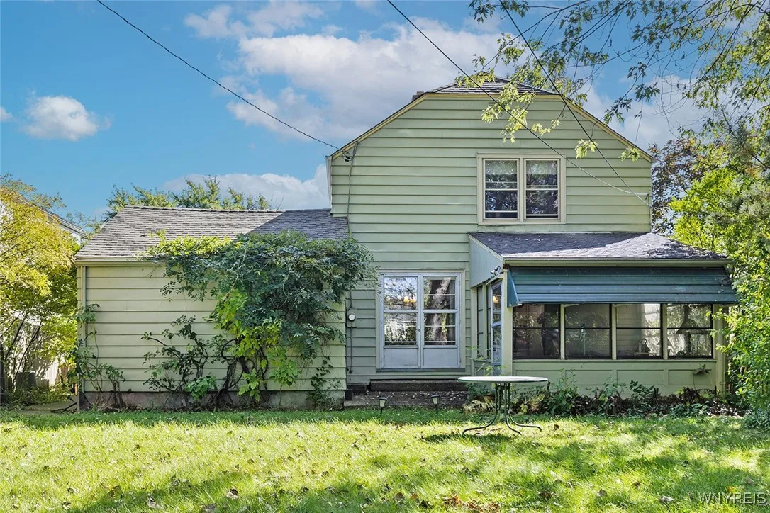356 Hendricks Boulevard, Amherst, New York 14226, Amherst, New York 14226, 3 Bedrooms Bedrooms, 6 Rooms Rooms,1 BathroomBathrooms,Residential,Closed,356 Hendricks Boulevard, Amherst, New York 14226,0,B1571955
