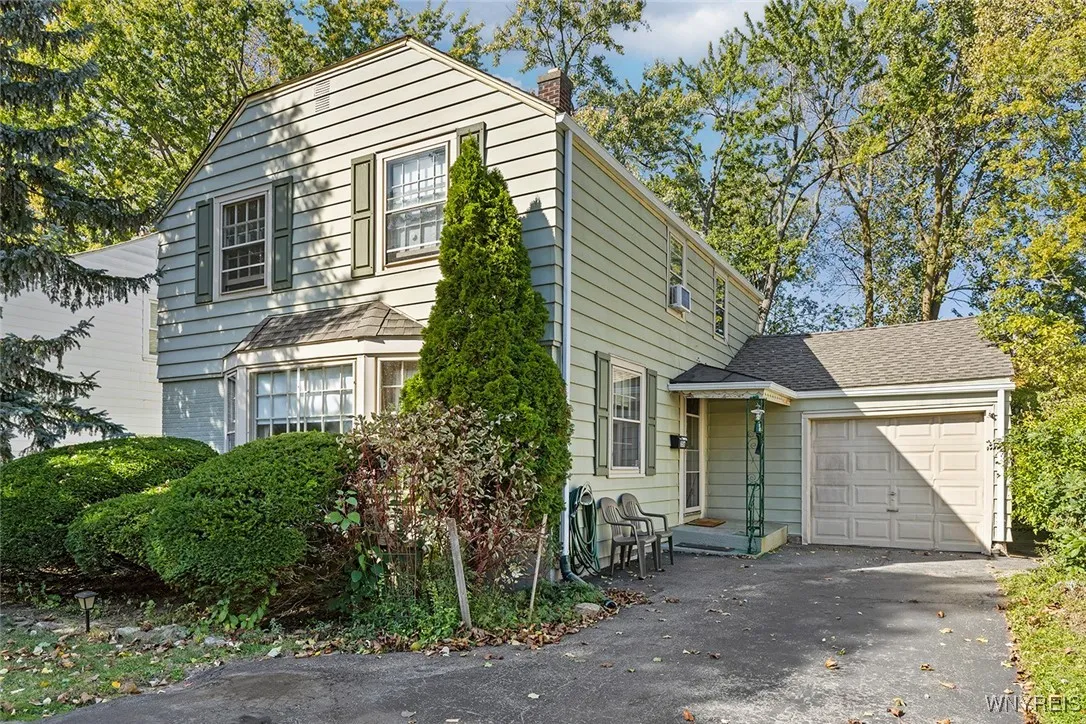 356 Hendricks Boulevard, Amherst, New York 14226, Amherst, New York 14226, 3 Bedrooms Bedrooms, 6 Rooms Rooms,1 BathroomBathrooms,Residential,Closed,356 Hendricks Boulevard, Amherst, New York 14226,0,B1571955