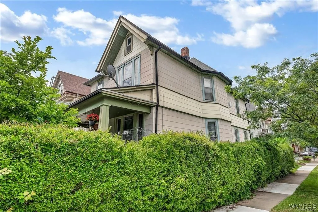 130 Massachusetts Avenue Lower, Buffalo, New York, Buffalo, New York 14213, 2 Bedrooms Bedrooms, 7 Rooms Rooms,1 BathroomBathrooms,Residential Lease,Closed,130 Massachusetts Avenue Lower, Buffalo, New York ,0,B1571766