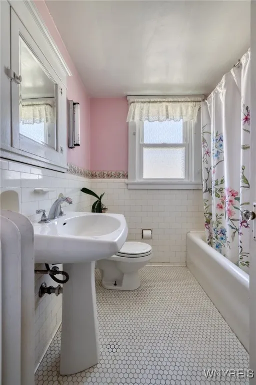 136 Tuscarora Road, Buffalo, New York 14220, Buffalo, New York 14220, 3 Bedrooms Bedrooms, 7 Rooms Rooms,1 BathroomBathrooms,Residential,Closed,136 Tuscarora Road, Buffalo, New York 14220,0,B1571672