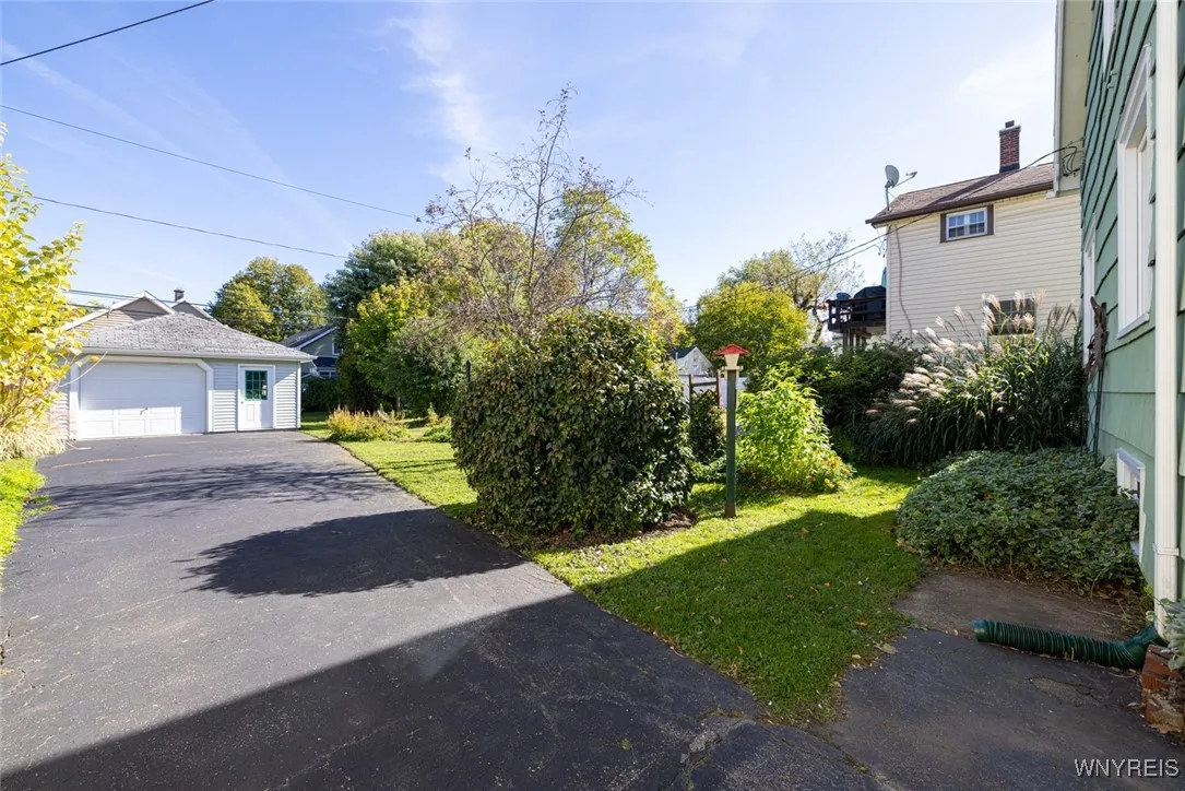 136 Tuscarora Road, Buffalo, New York 14220, Buffalo, New York 14220, 3 Bedrooms Bedrooms, 7 Rooms Rooms,1 BathroomBathrooms,Residential,Closed,136 Tuscarora Road, Buffalo, New York 14220,0,B1571672