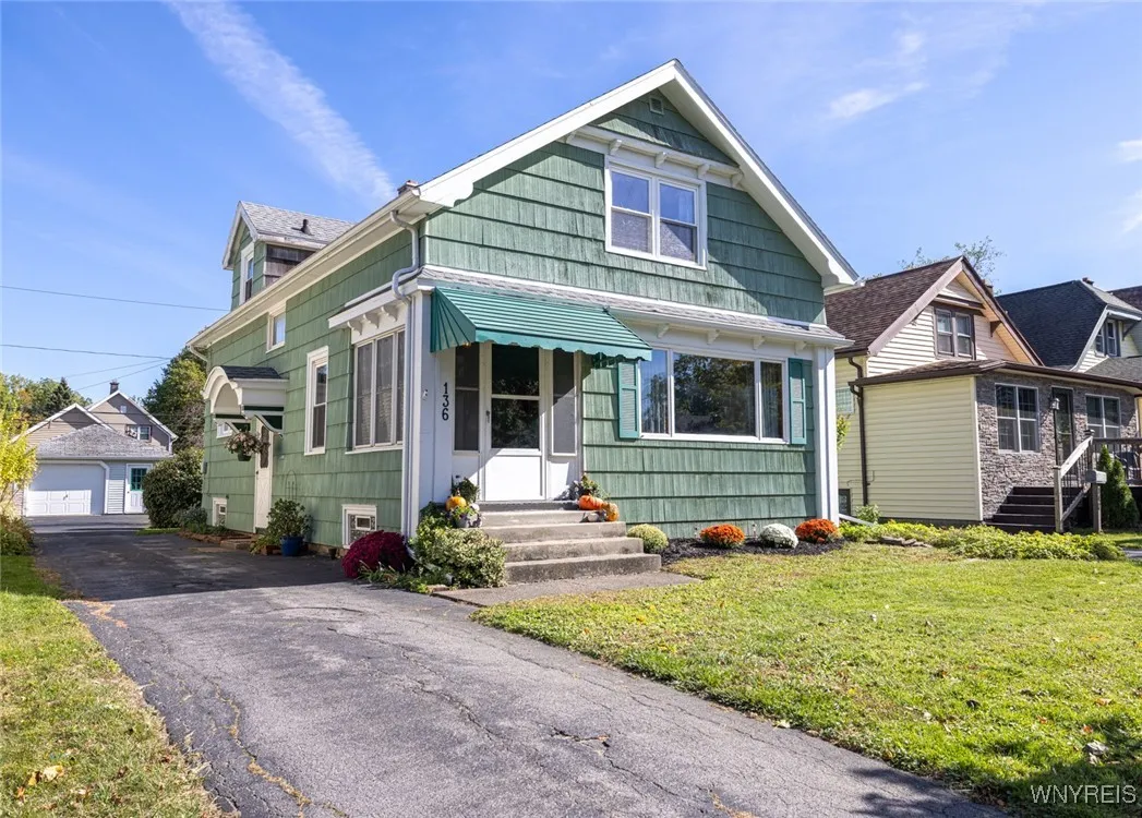 136 Tuscarora Road, Buffalo, New York 14220, Buffalo, New York 14220, 3 Bedrooms Bedrooms, 7 Rooms Rooms,1 BathroomBathrooms,Residential,Closed,136 Tuscarora Road, Buffalo, New York 14220,0,B1571672