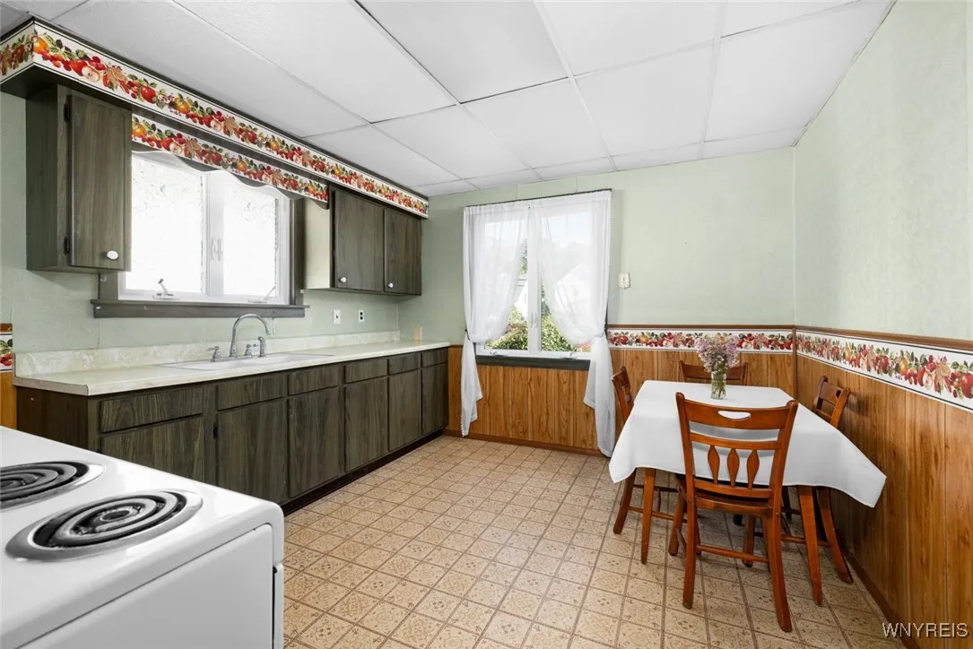 136 Tuscarora Road, Buffalo, New York 14220, Buffalo, New York 14220, 3 Bedrooms Bedrooms, 7 Rooms Rooms,1 BathroomBathrooms,Residential,Closed,136 Tuscarora Road, Buffalo, New York 14220,0,B1571672
